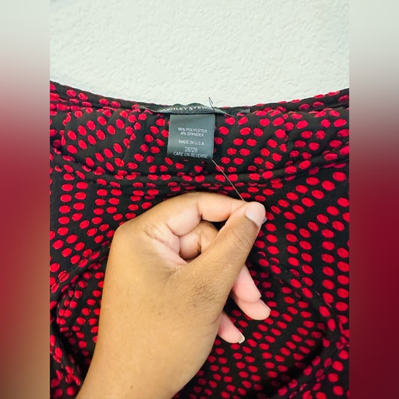 NeverWorn 26/28 & 22/24 Red/Blk Peplum Knit Top & Matching High Waisted Leggings - Picture 7 of 9